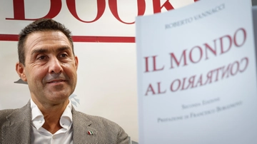 Vannacci indagato per istigazione all’odio razziale. La Lega: “Queste indagini sono medaglie al merito”