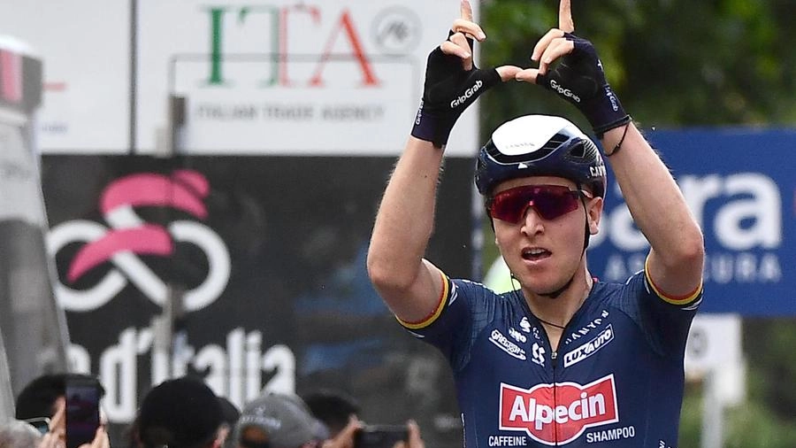 Giro d'Italia, Tim Merlier a Novara (Ansa)