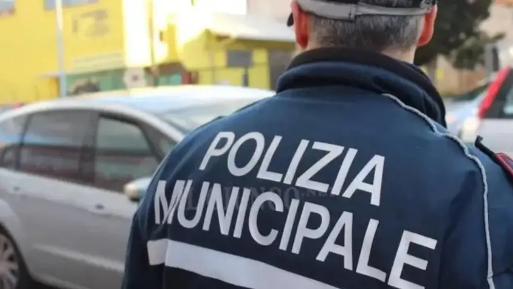 Polizia municipale (immagine di repertorio) Polizia municipale (immagine di repertorio)