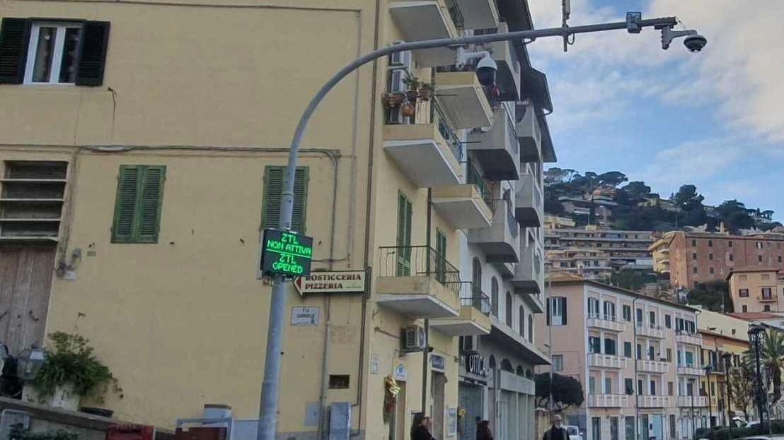 La telecamera di una delle due Ztl già attive a P. S. Stefano