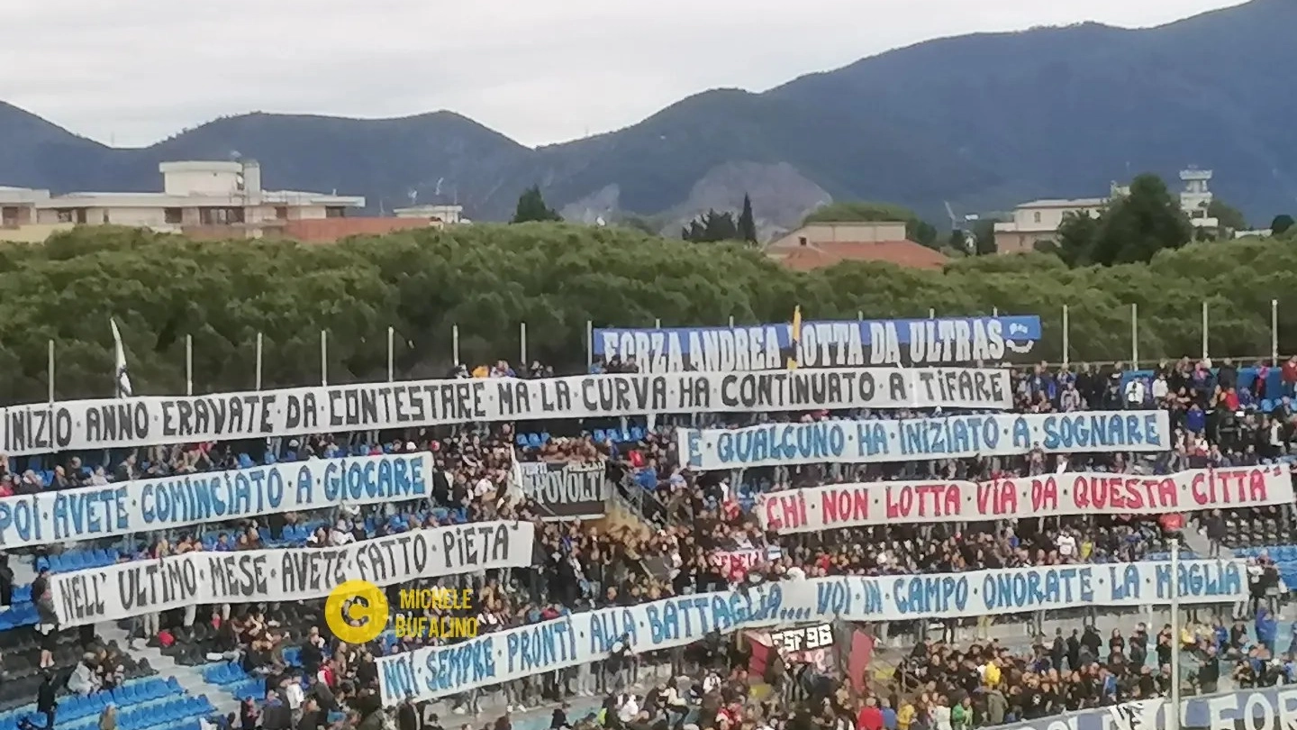 Lo striscione della Curva Nord per Pisa-Spal Lo striscione della Curva Nord per Pisa-Spal