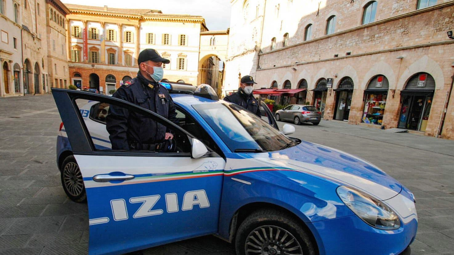 Perseguita l’ex compagna Divieto di avvicinamento Perseguita l’ex compagna Divieto di avvicinamento