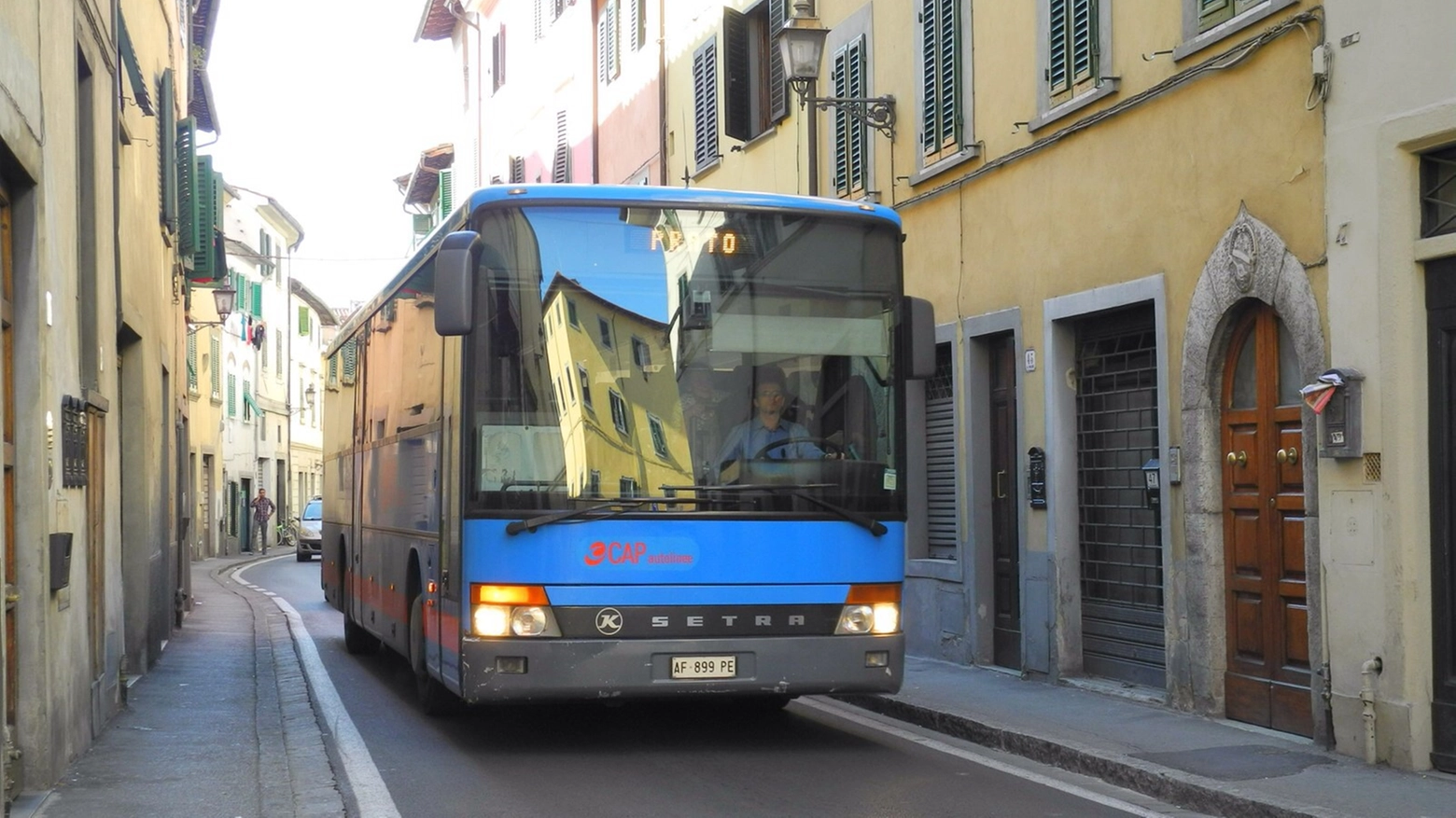Bus della Cap in via Santa Margherita