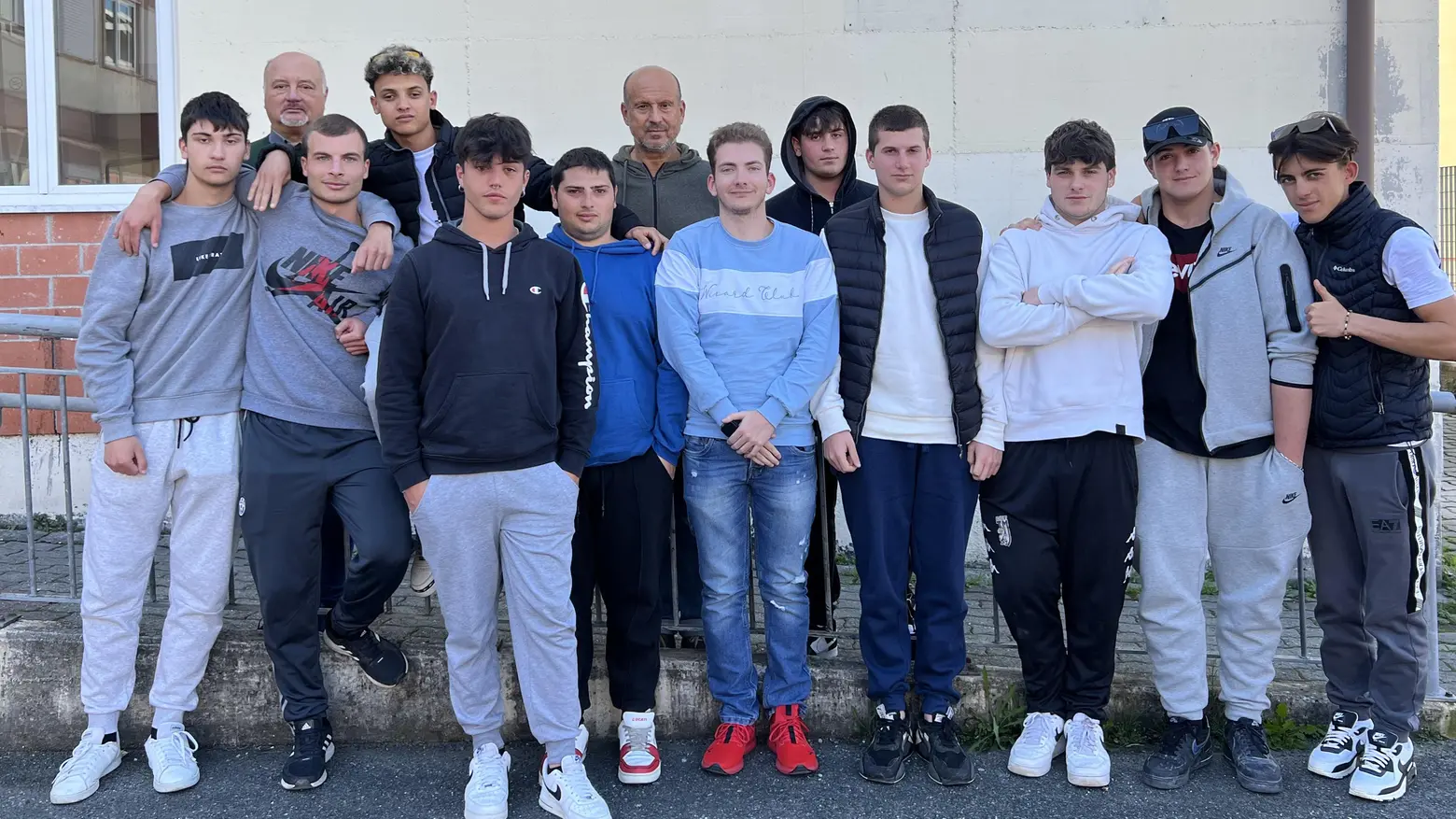 Un viaggio che insegna Gli studenti del Barsanti ’in missione’ a Tenerife Un viaggio che insegna Gli studenti del Barsanti ’in missione’ a Tenerife