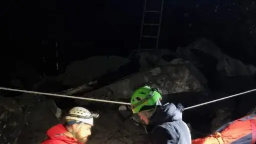 Salvataggio nel torrente  Paura per un escursionista  Operazione durata ore