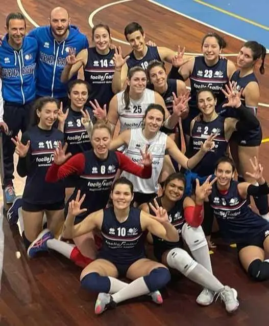 Uno sport, una storia I 55 anni della Vbc Calci festeggiati passeggiando