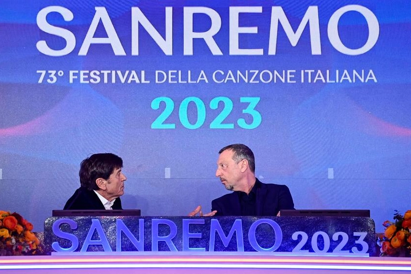 Amadeus con Gianni Morandi, co-conduttore di Sanremo 2023 (Ansa)
