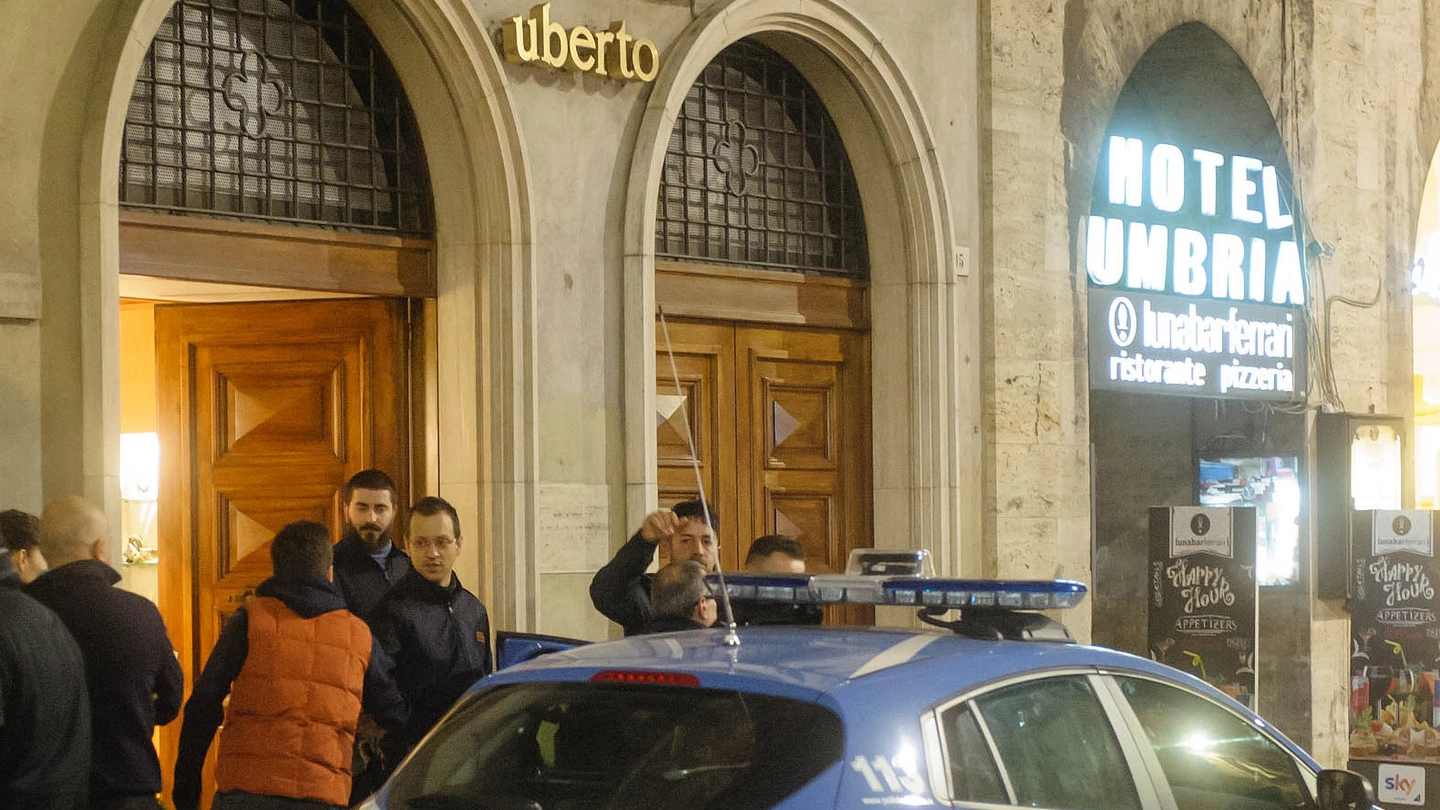 La polizia durante un intervento a Perugia