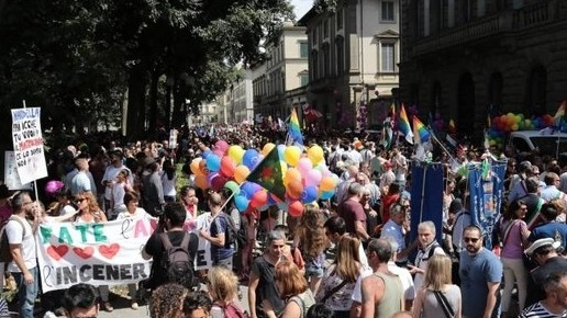 FESTA ARCOBALENO Un momento del Toscana Pride 2016 che si è svolto a Firenze 