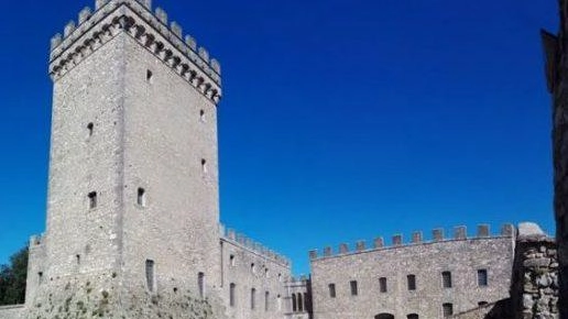 Il castello in concessione ai privati. Palazzo al Piano, stop al degrado Il castello in concessione ai privati. Palazzo al Piano, stop al degrado
