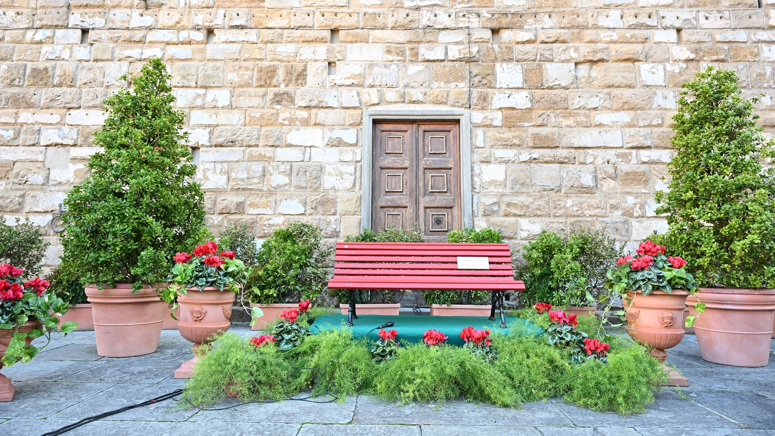 La panchina rossa (Foto Comune di Firenze) La panchina rossa (Foto Comune di Firenze)