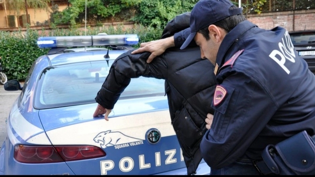 Polizia (immagine di repertorio) Polizia (immagine di repertorio)