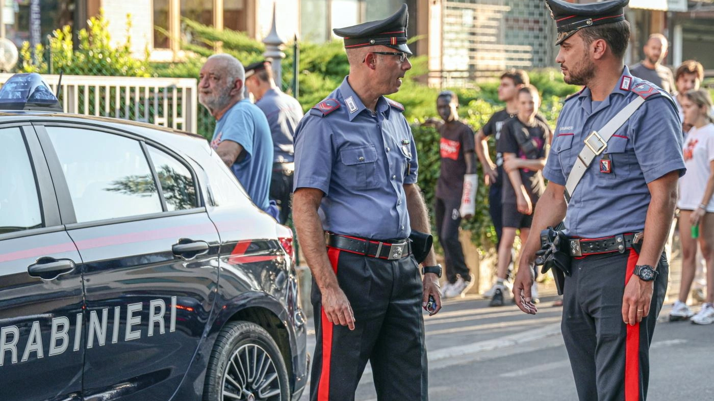 Anziana rapinata al bancomat: "Aggredita di fronte alla nipote" Anziana rapinata al bancomat: "Aggredita di fronte alla nipote"