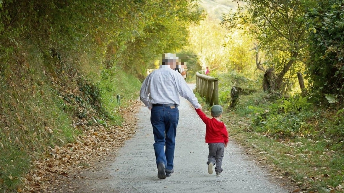 Il bel gesto di un nonno nei confronti del nipote (foto repertorio)