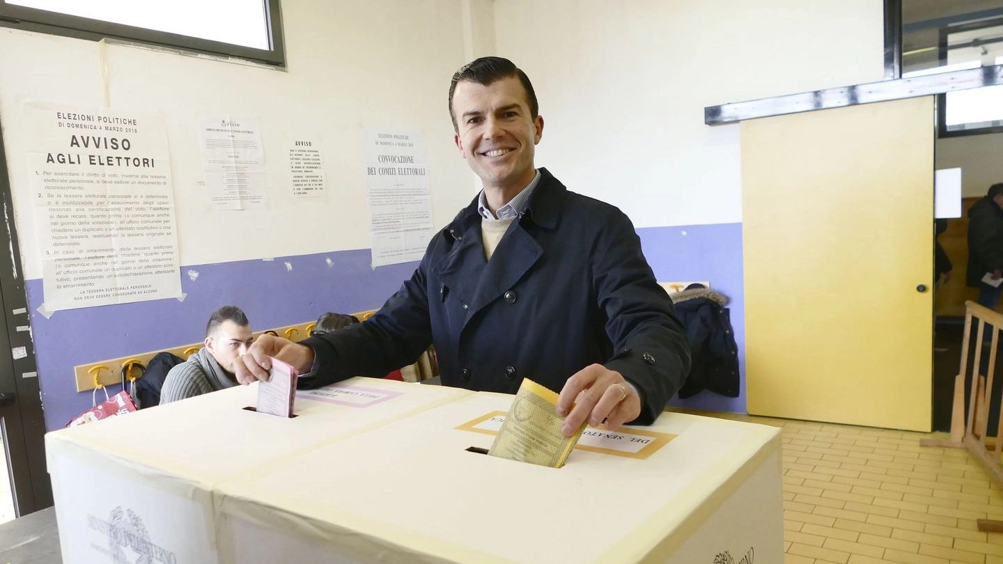 Giorgio Silli al voto (foto Attalmi)