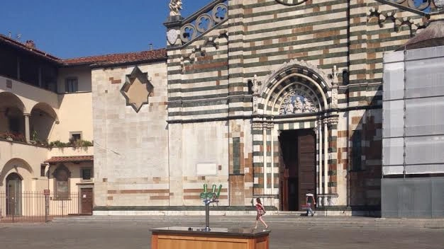L'erogatore della birra dimenticato in piazza Duomo