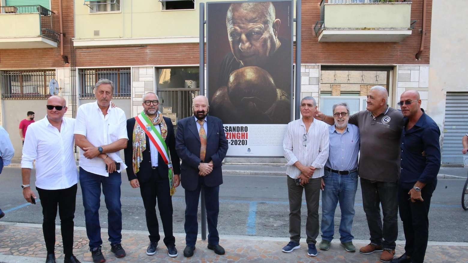 Piazza Sandro Mazzinghi è realtà: "Un impegno preso e mantenuto" Piazza Sandro Mazzinghi è realtà: "Un impegno preso e mantenuto"