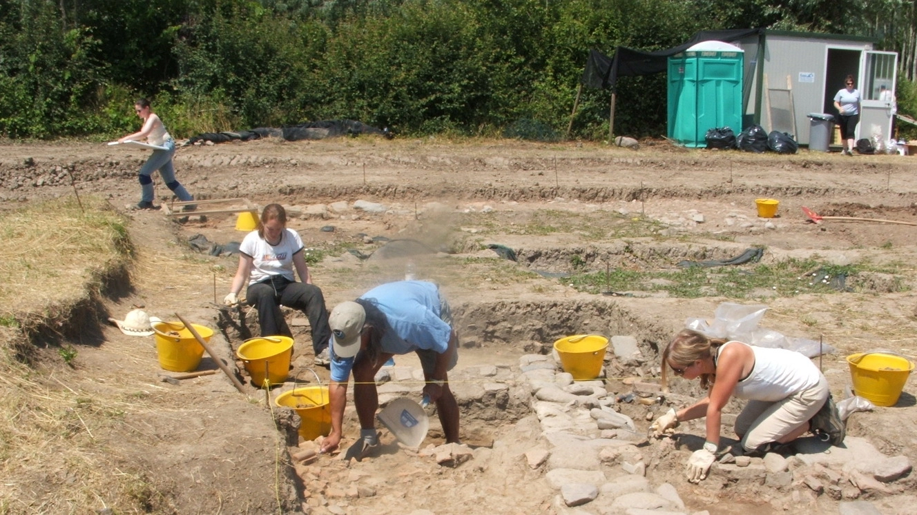 Una campagna di scavi nel sito archeologico di Fossanera (foto di repertorio)