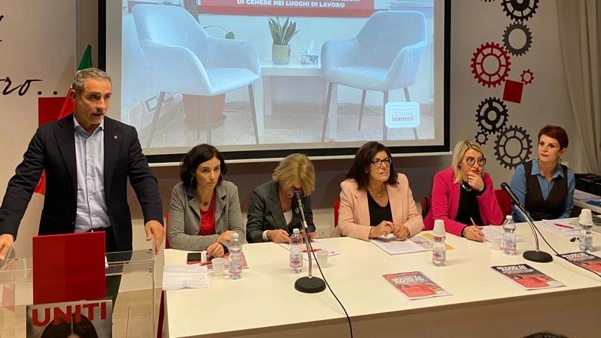 Discriminazioni di genere, lo sportello è realtà Discriminazioni di genere, lo sportello è realtà