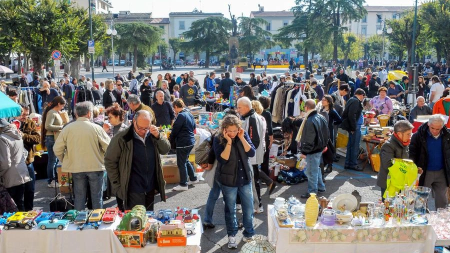 Un mercatino a Sesto Fiorentino (foto Germogli)