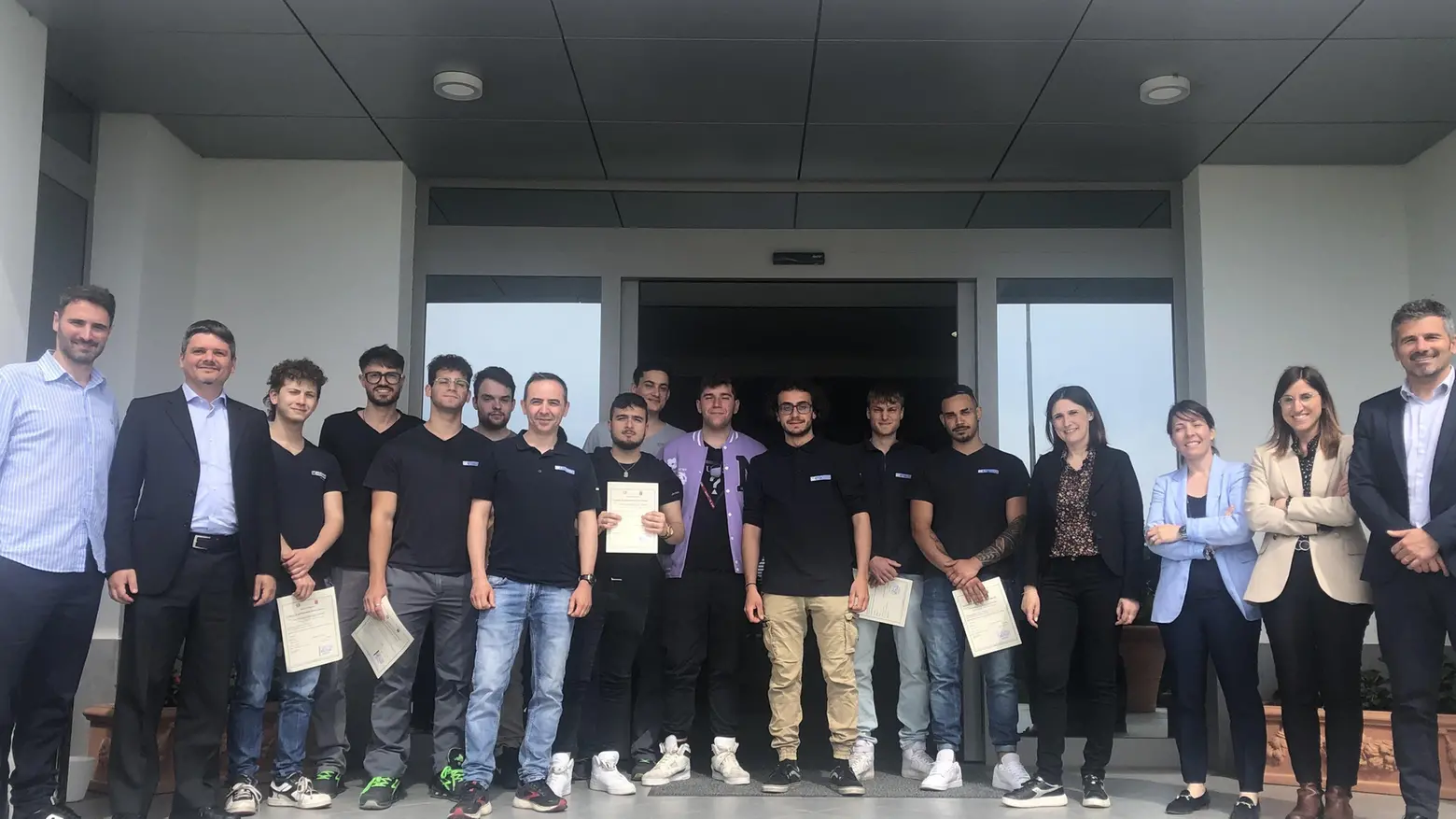 "Stefano Riva Academy" di Elettromar Premiati gli studenti che hanno partecipato "Stefano Riva Academy" di Elettromar Premiati gli studenti che hanno partecipato