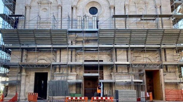 Cassia interrotta, ingorghi e allarmi: "Un rischio per il Duomo di Pienza" Cassia interrotta, ingorghi e allarmi: "Un rischio per il Duomo di Pienza"
