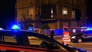 Vandali in azione. Rubate tovaglie e danneggiate fioriere Vandali in azione. Rubate tovaglie e danneggiate fioriere