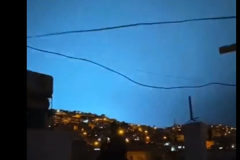 Terremoto oggi in Turchia: su Twitter circolano video con lampi e fasci di luce