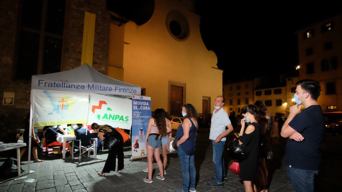 Firenze, al via i test sierologici nelle zone della movida (New Press Photo)