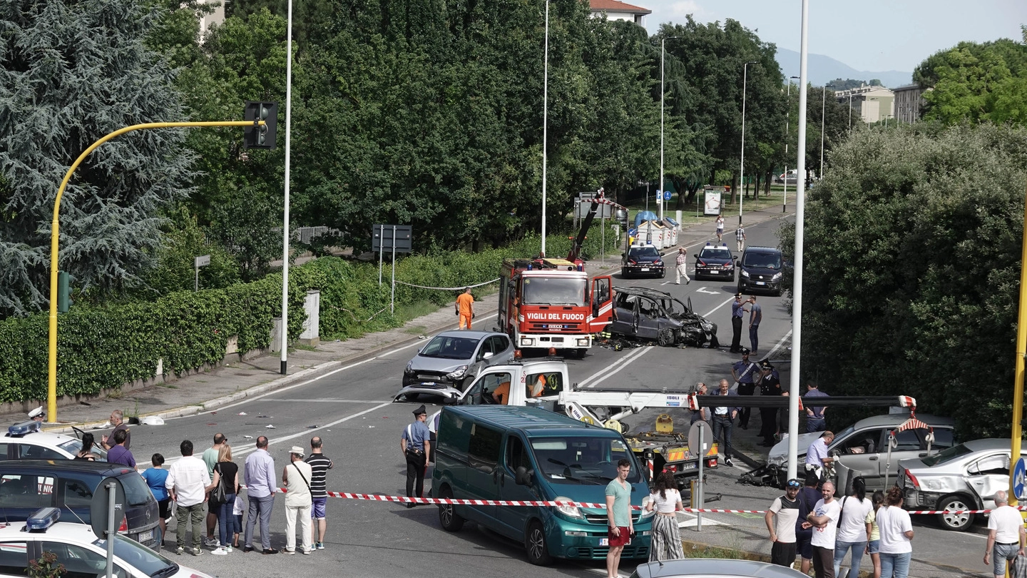 La scena dell'incidente in via Canova (New Press Photo)