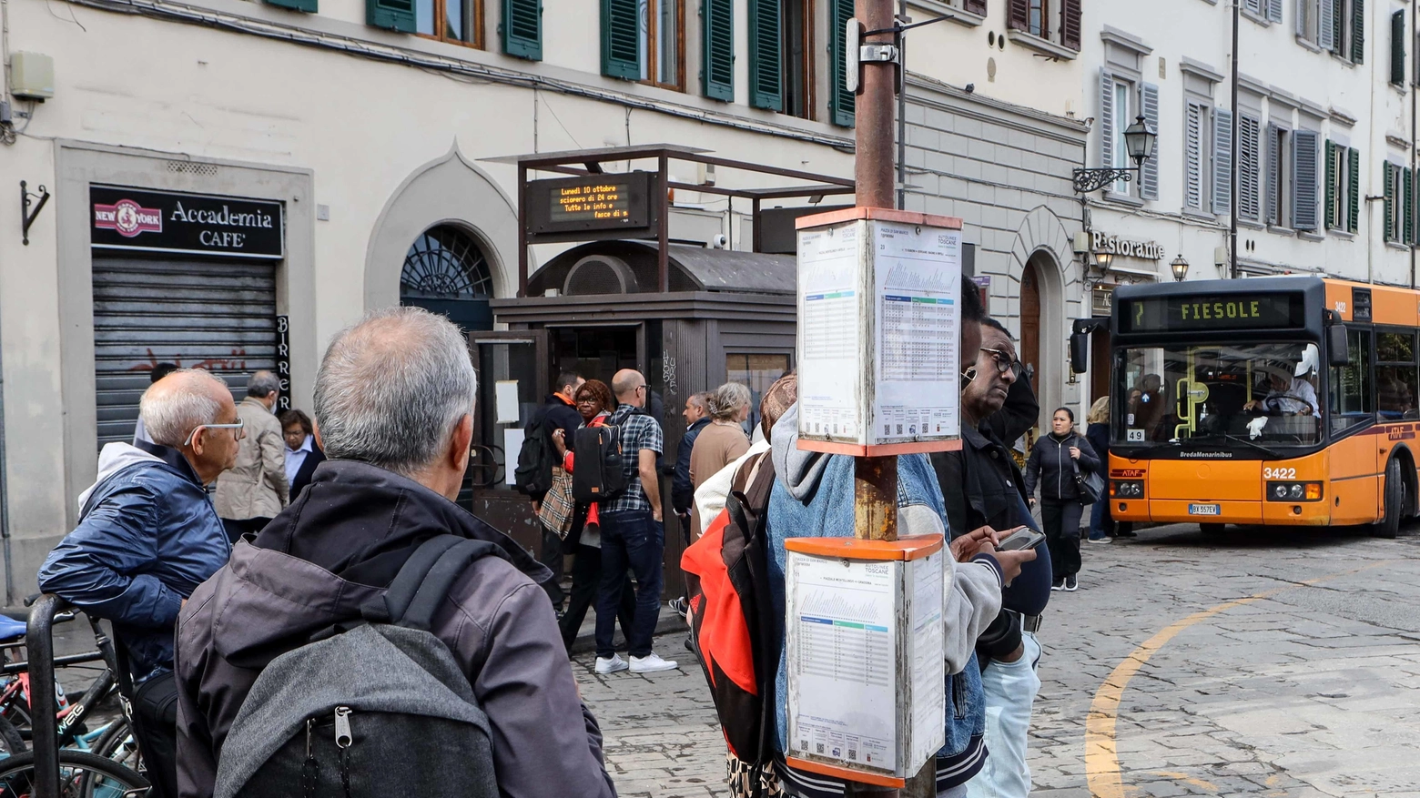 Traffico a rischio Sciopero di At E i lavoratori della Regione in piazza Traffico a rischio Sciopero di At E i lavoratori della Regione in piazza