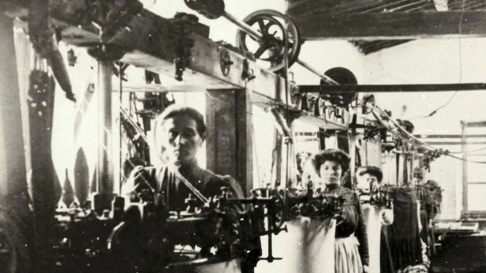 Memorie del tessile  Lazzerini cerca foto  di vecchie fabbriche
