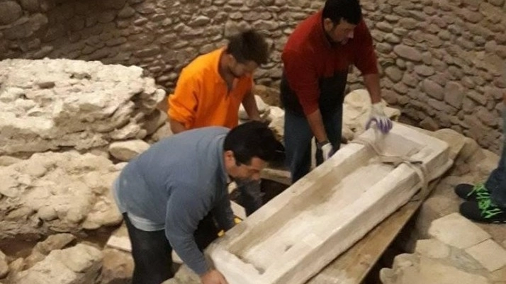 La cassa-reliquiario che conteneva i resti di San Caprasio è tornata a casa