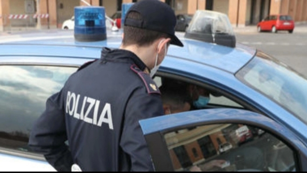 Polizia (immagine di repertorio) Polizia (immagine di repertorio)