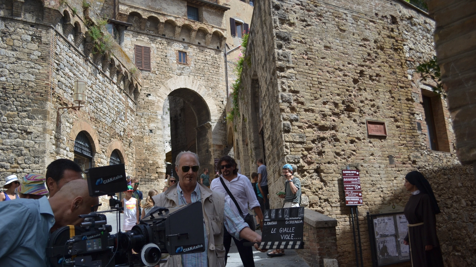 Il primo episodio della serie è dedicato a Santa Fina da San Gimignano