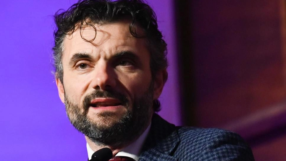 La rabbia dei sindaci: "Rifiuti e caro trasporti, ci sentiamo abbandonati" La rabbia dei sindaci: "Rifiuti e caro trasporti, ci sentiamo abbandonati"