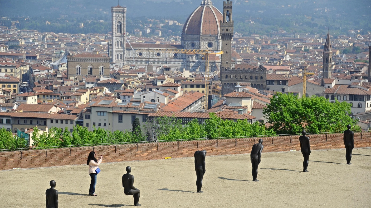 Il Duomo visto da Forte Belvedere (Foto Ansa)