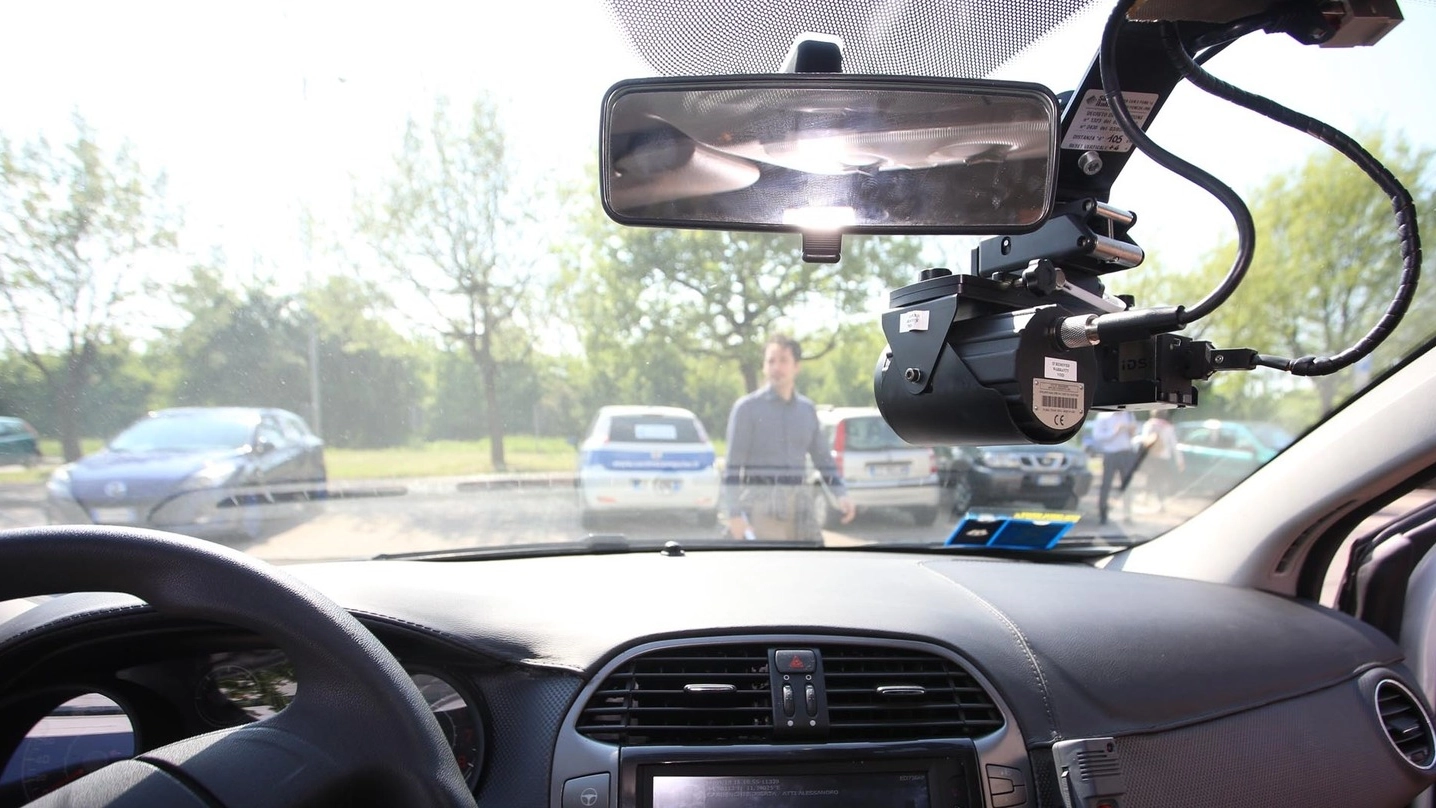 Il sistema scout speed all’interno di una vettura della polizia municipale
