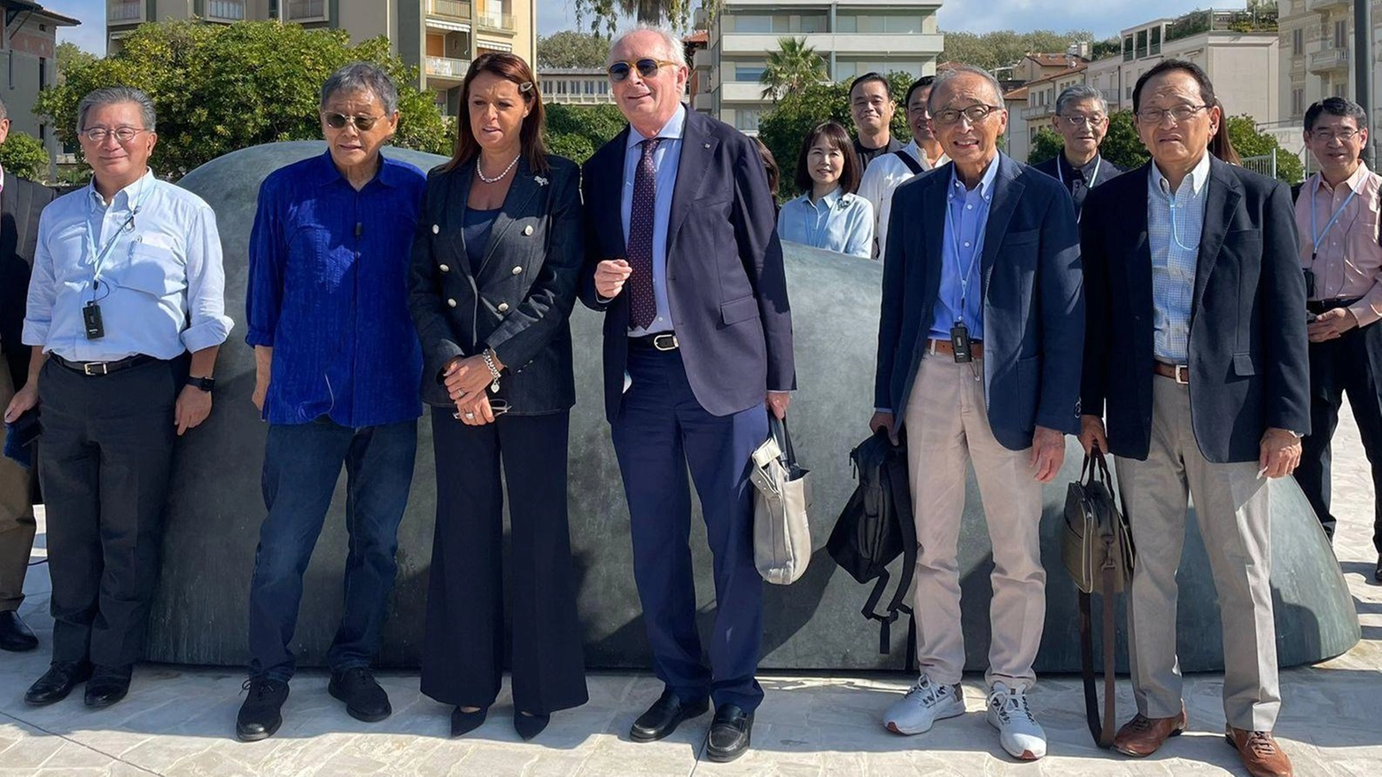 Terrazza, 50 manager giapponesi visitano la mostra di Kan Yasuda Terrazza, 50 manager giapponesi visitano la mostra di Kan Yasuda