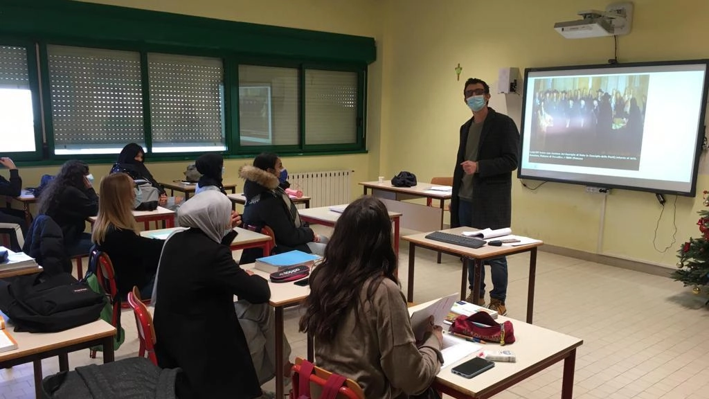 Una classe dell'Enriques di Castelfiorentino (Foto dalla pagina Fb della scuola)