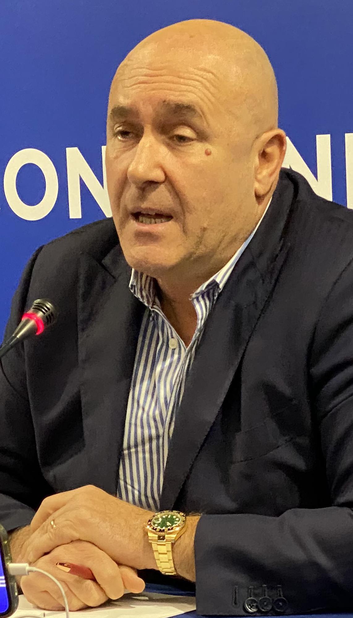È Stefano Bandecchi a dare il via ai comizi: si comincia oggi 