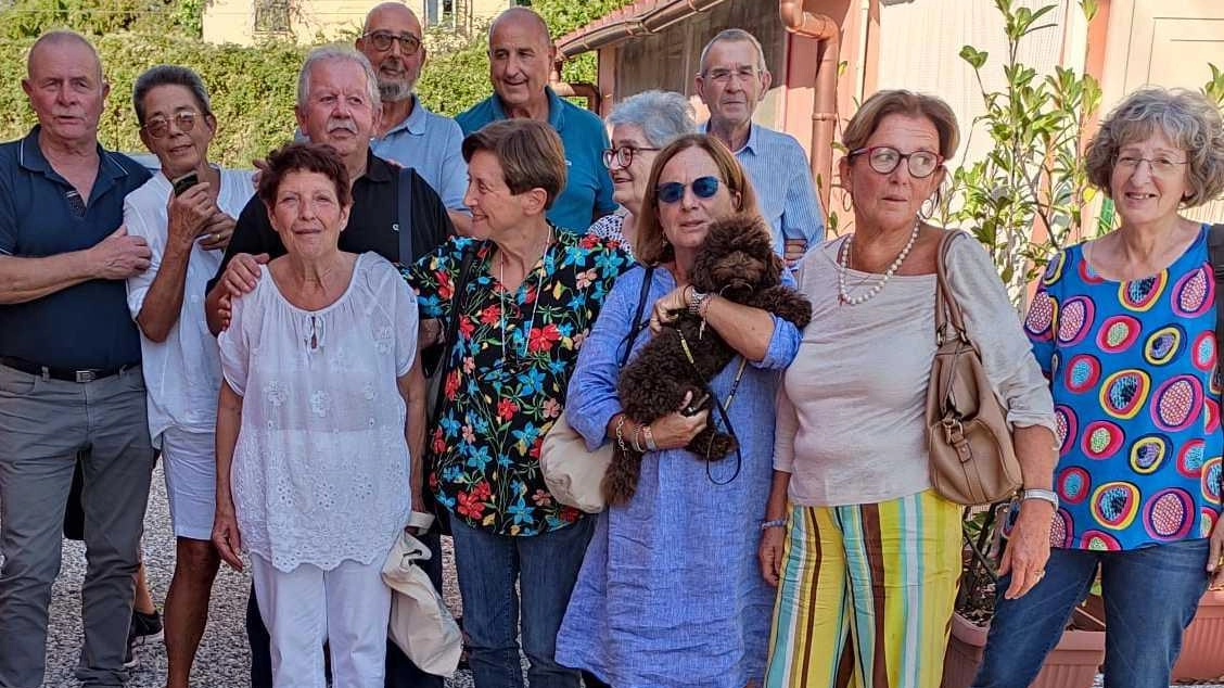 

I ragazzi dello ’Zaccagna’ a Carrara insieme 52 anni dopo