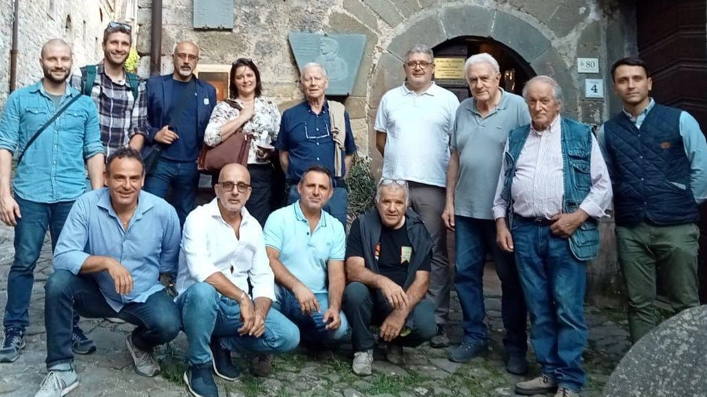Giornata sul castagno. Visita al Museo Giornata sul castagno. Visita al Museo