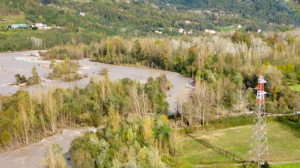 Preoccupa il Serchio a Mologno. Sollevata la problematica: "Situazione del fiume da risolvere" Preoccupa il Serchio a Mologno. Sollevata la problematica: "Situazione del fiume da risolvere"