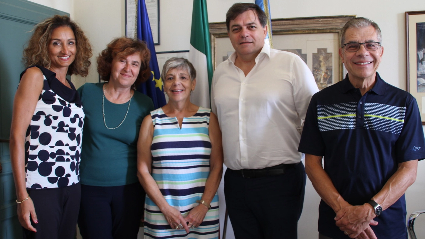 Il sindaco Giovannetti accanto a Denise Giacoia nel recente incontro in municipio