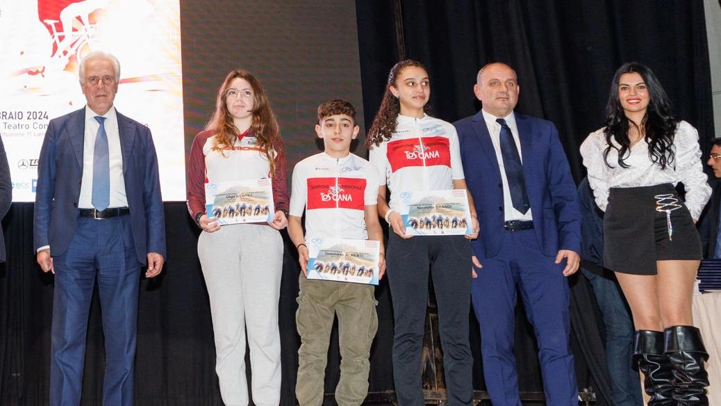 Si è tenuta a Lamporecchio la festa del ciclismo toscano, con la presenza di importanti personalità e la premiazione dei protagonisti delle varie categorie e specialità.