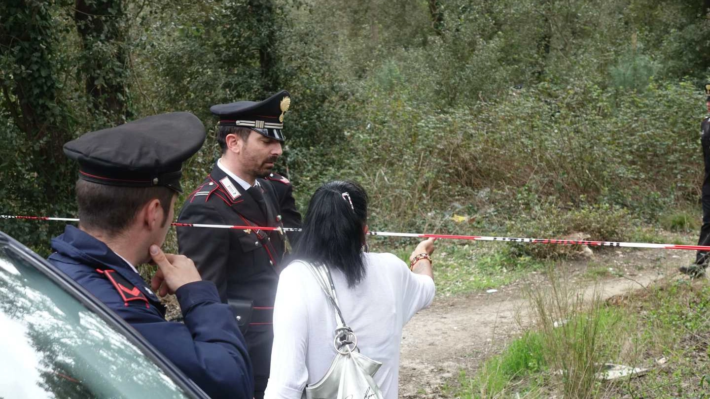 Trovato un cadavere di donna tra Torre del Lago e Vecchiano: i carabinieri sul  posto (Umicini)