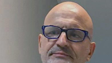 Violentò la figlia: arrestato. Indagati nonna e psichiatra accusati di favoreggiamento Violentò la figlia: arrestato. Indagati nonna e psichiatra accusati di favoreggiamento