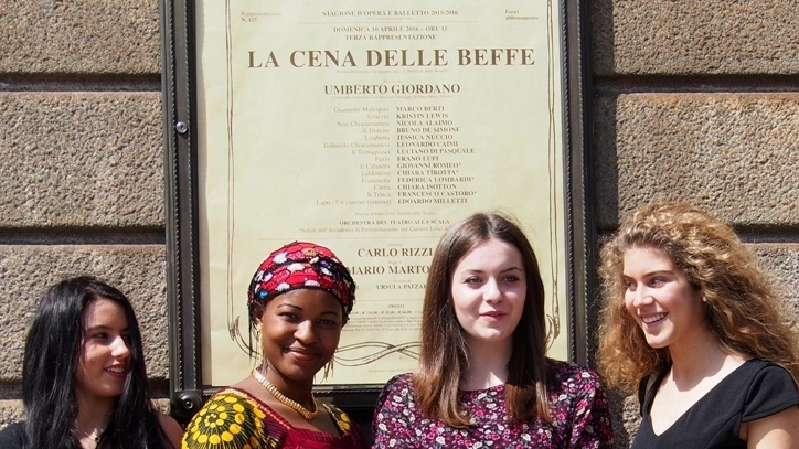 Lo scorso anno, grazie a questo progetto,  gli studenti delle superiori andarono alla Scala di Milano per assistere alla «Cena delle beffe» 