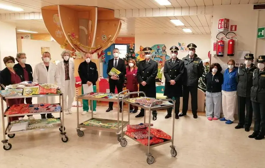 Regali della Befana per i bambini ricoverati nel reparto di Pediatria delle Scotte